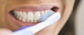 Ce nu trebuie să faci niciodată după ce te speli pe dinți